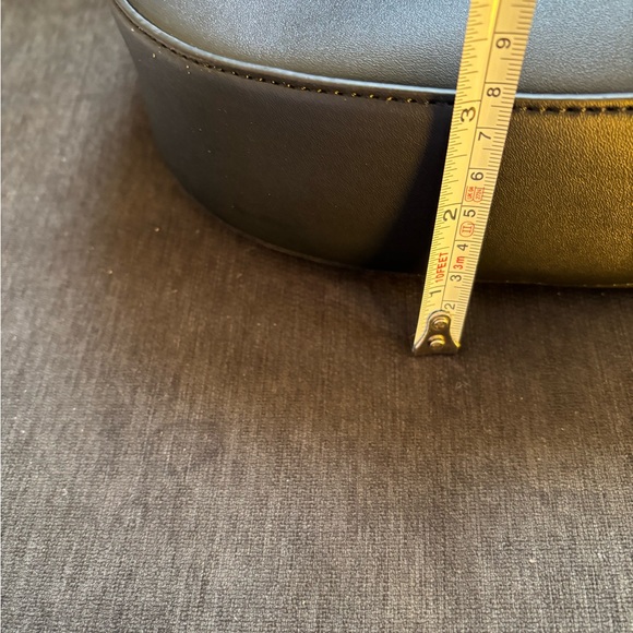 Valentina Black Shoulder Bag with Chunky Chain Strap and Curved Shape - Picture 12 of 13